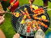Grătar de grădină cu cărbune GrillMaster cu capac model mobil, pe roţi, cu raf